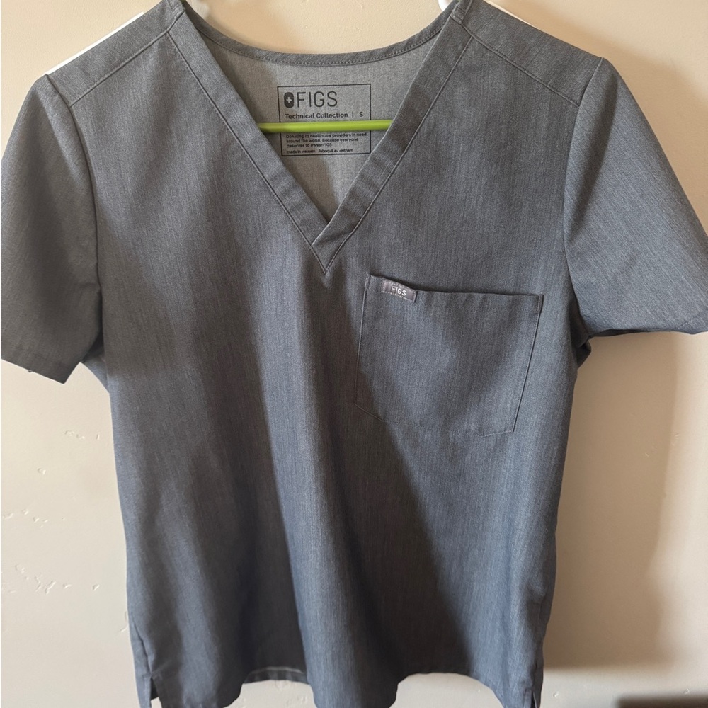 FIGS Graphite Set Small Top and Bottom